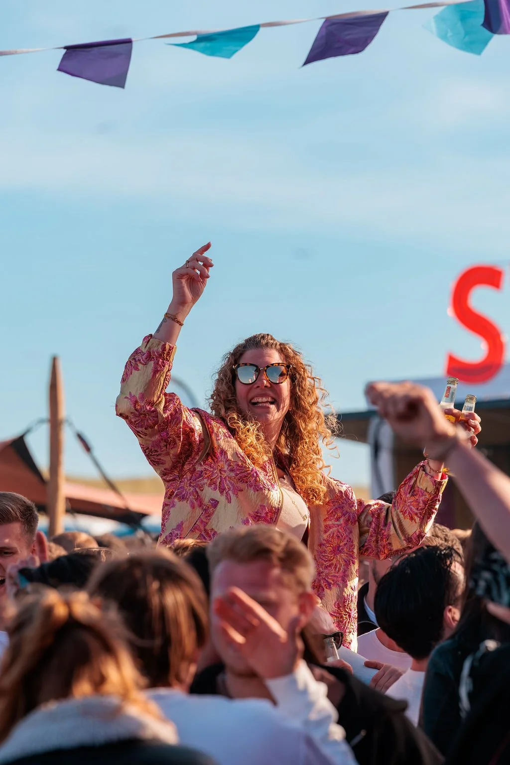 Sfeerbeeld van een optreden tijdens een evenement