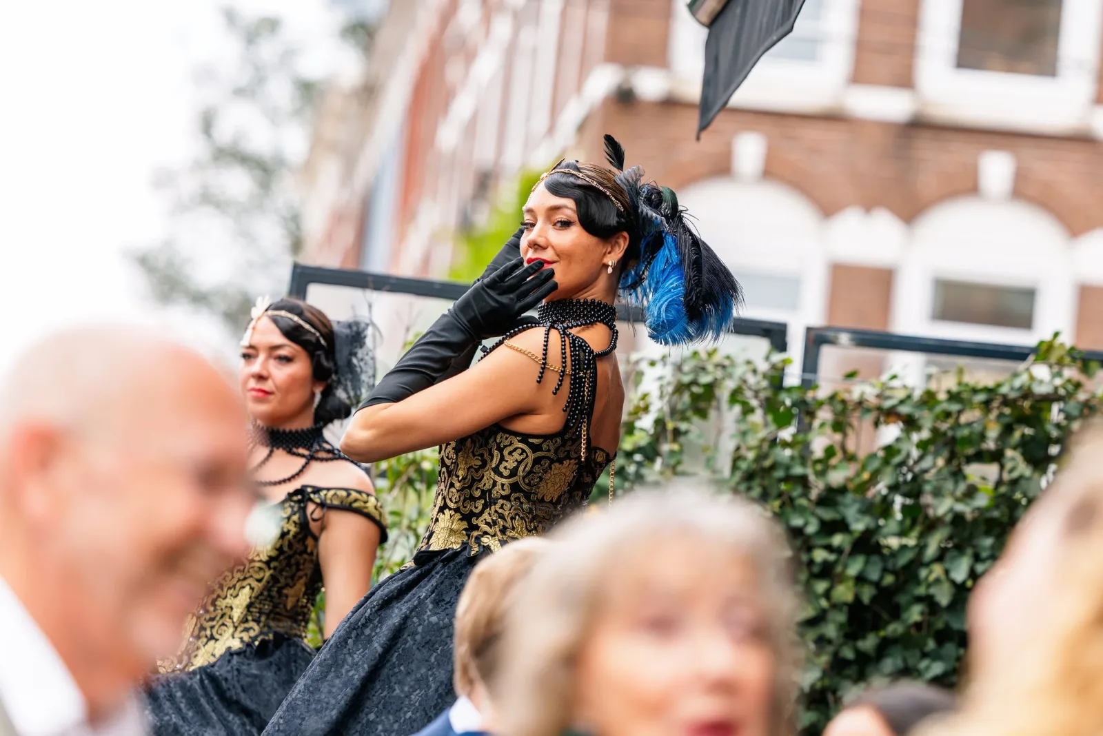 Energiek moment tijdens een zomerfestival